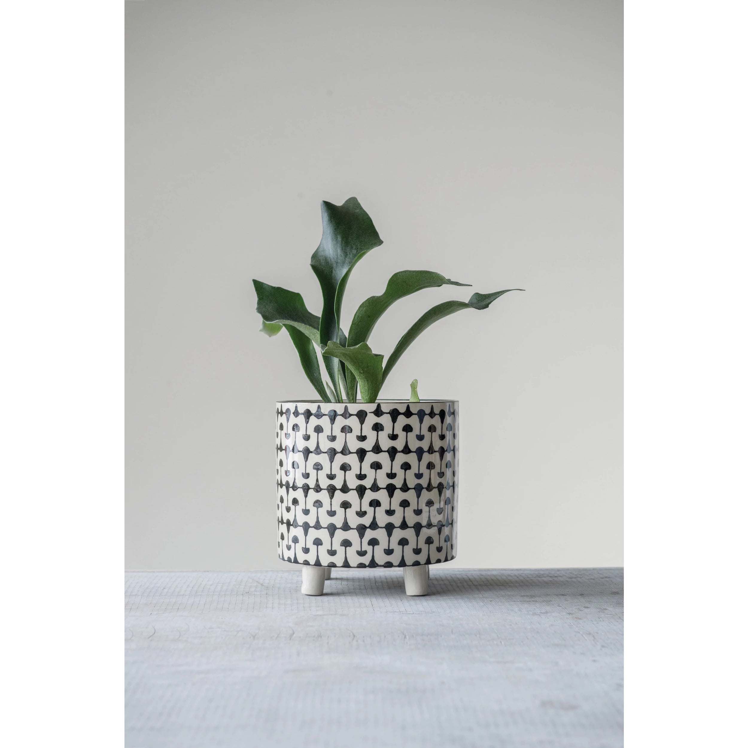 Black & White Round 8" Stoneware Footed Planter